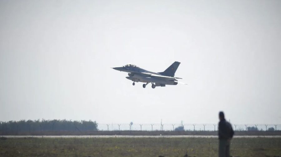 Dronă detectată în spațiul aerian al României. Două avioane F-16 au fost ridicate pentru monitorizarea situației