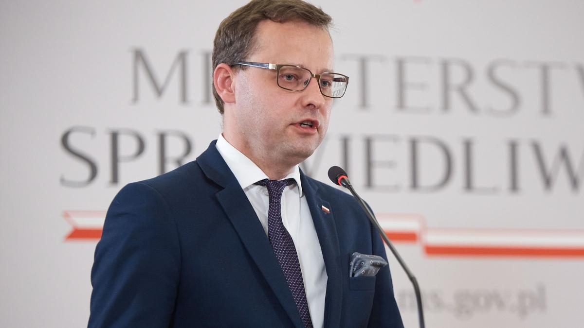 Fostul viceministru al Justiției din Polonia a fugit în Transnistria. Are mandat de arestare pe numele său