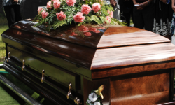 Până și moartea devine un lux: serviciile funerare s-au scumpit cu 46% la Chișinău