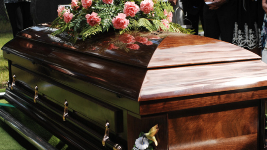 Până și moartea devine un lux: serviciile funerare s-au scumpit cu 46% la Chișinău