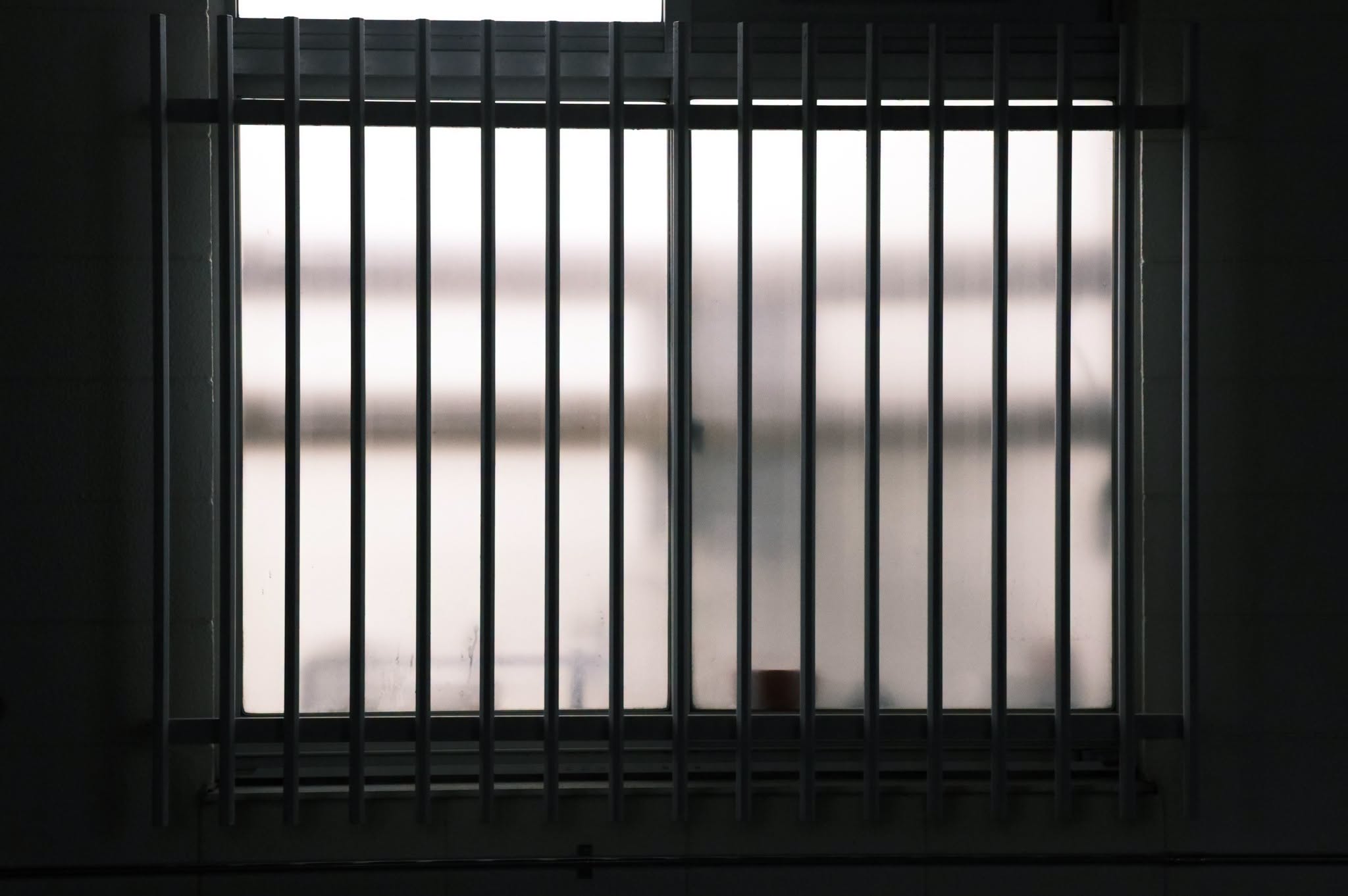 Un deținut a mai primit un an de detenție pentru că a evadat din penitenciar
