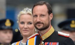 Prințul care a vrut să fie cât mai departe de casă ajunge pe tron. Cine este Haakon, noul rege al Norvegiei