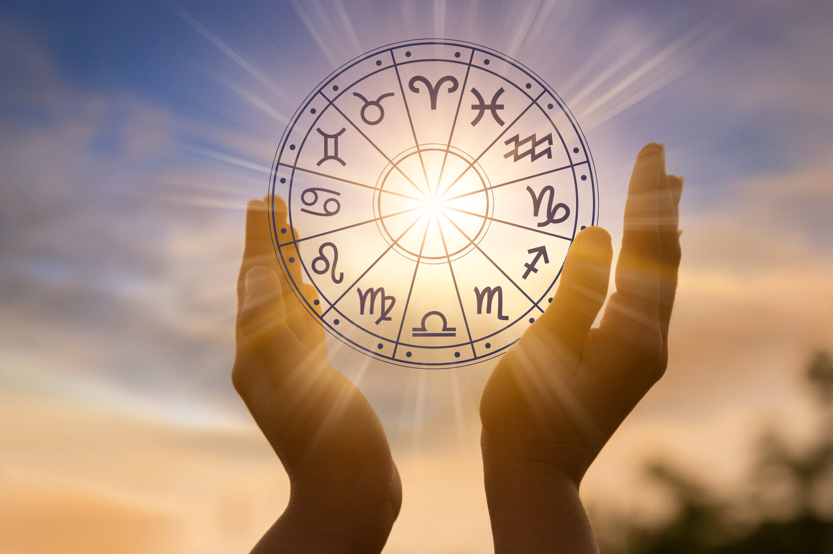 Horoscop 15 august: Ziua schimbărilor pentru mai mulți nativi. Cine trebuie să fie atent la decizii