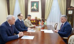 Krasnoselski se laudă că l-a primit din nou pe Iankovski la Tiraspol. Cu el a venit și un pretins diplomat abhaz