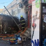 FOTO Incendiul de la Piața Centrală a fost lichidat: O suprafață de circa 35 de metri pătrați, distrusă