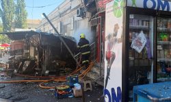 FOTO Incendiul de la Piața Centrală a fost lichidat: O suprafață de circa 35 de metri pătrați, distrusă