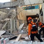 Bilanțul cutremurului din Indonezia a ajuns la 53 de morți. Mii de oameni și-au petrecut noaptea sub cerul liber