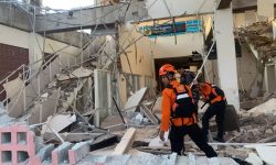 Bilanțul cutremurului din Indonezia a ajuns la 53 de morți. Mii de oameni și-au petrecut noaptea sub cerul liber