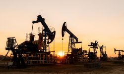 Prețul petrolului sare din nou de 90 de $ pe baril. Trump: „Nu au loc discuții cu Iranul și nici nu sunt programate”