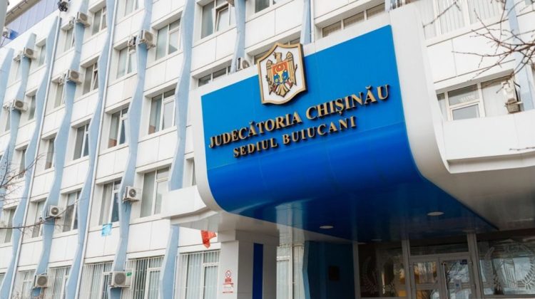 Alertă cu bombă la Judecătoria Chișinău, sediul Buiucani. Zona, încercuită de oamenii legii