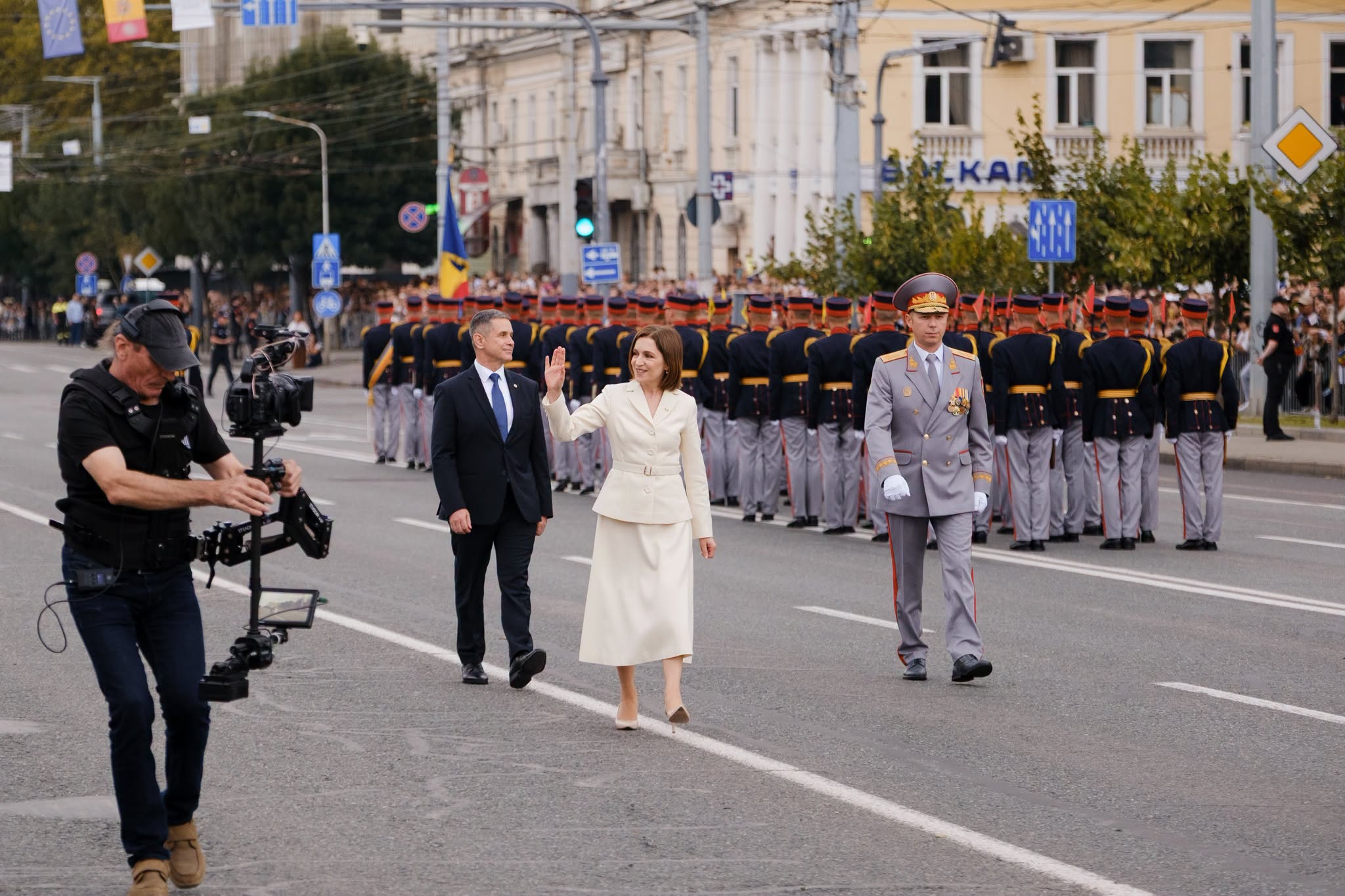 „Putem să ne mândrim cu cei care au grijă să fim în siguranță”. Sandu, prima declarație după parada Independenței