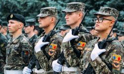 FOTO Peste 300 de militari au depus credință Patriei în ajunul Zilei Independenței Republicii Moldova
