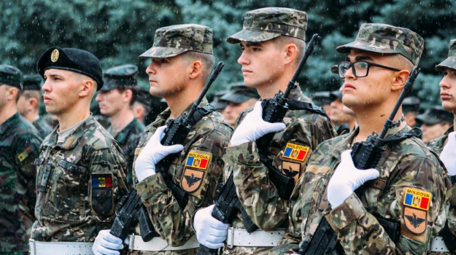 FOTO Peste 300 de militari au depus credință Patriei în ajunul Zilei Independenței Republicii Moldova