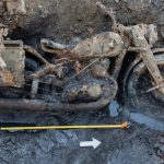 Descoperire neobișnuită lângă Parlamentul Ungariei: Doi soldați germani și o motocicletă militară, găsiți în Dunăre