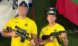 Politicieni olandezi s-au fotografiat în tricouri Sheriff, cu mitraliere, lângă drapelul transnistrean. Reacția BPR