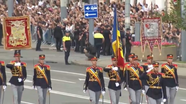 Urmăiriți LIVE parada militară din capitală dedicată Zilei Independenței