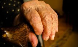 Escrocii i-au venit până la poarta casei: O femeie din Drochia a rămas fără 92 de mii de lei