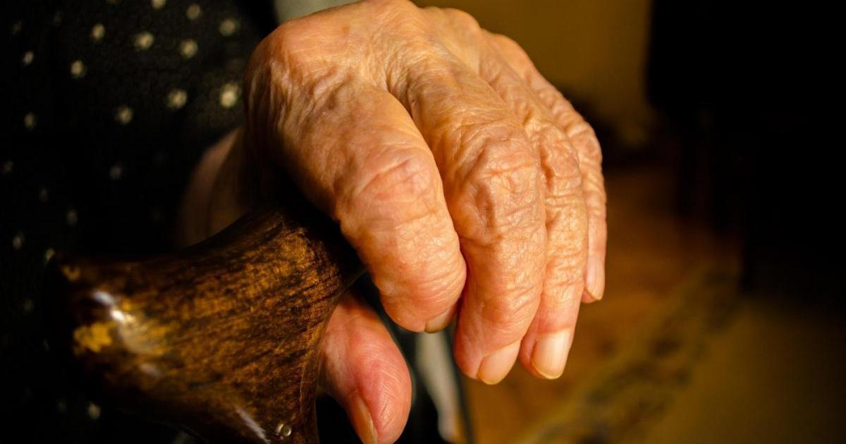 Escrocii i-au venit până la poarta casei: O femeie din Drochia a rămas fără 92 de mii de lei