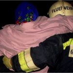 Incendiu puternic de Ziua Independenței: 20 de persoane, inclusiv 7 minori, evacuate dintr-un bloc de locuințe
