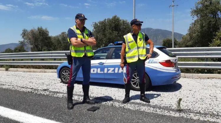 Doi moldoveni, reținuți în Italia: unul era căutat de Franța pentru fraude la bancomate
