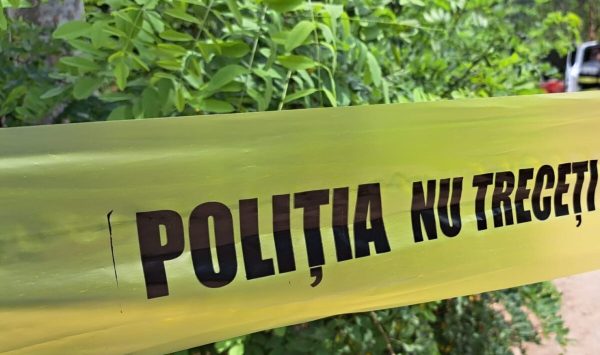 Tragedie într-o familie din Criuleni: Doi soți, găsiți morți. Fiica lor de 15 ani a alertat poliția