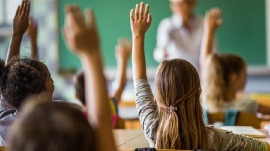 Școlile și grădinițele din Moldova primesc un număr record de tineri specialiști: Câți au fost repartizați