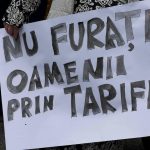 „Trebuie să știm pentru ce plătim”: Protest la ANRE în ziua în care se decide majorarea tarifului la gaze