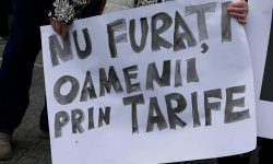 „Trebuie să știm pentru ce plătim”: Protest la ANRE în ziua în care se decide majorarea tarifului la gaze