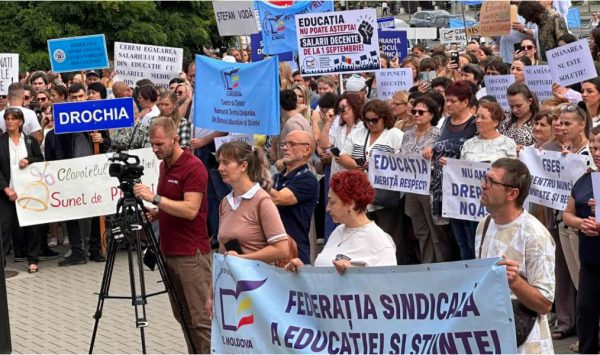 14% nu este suficient! Sindicatele din educație cer majorări salariale de până la 30%