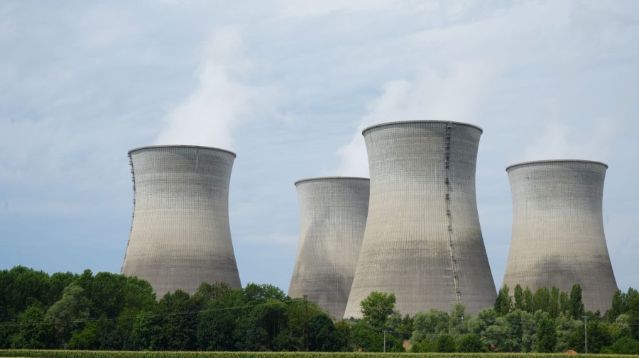 Franţa opreşte trei reactoare nucleare din cauza scăderii debitelor unor râuri
