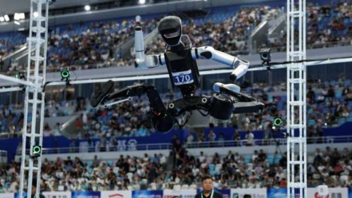 Roboții umanoizi aleargă mai repede ca oamenii. Au doborât recorduri la 100 și 400 de metri