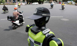 Roboți care dirijează traficul și văd bicicliști care nu poartă cască, un proiect-pilot în China
