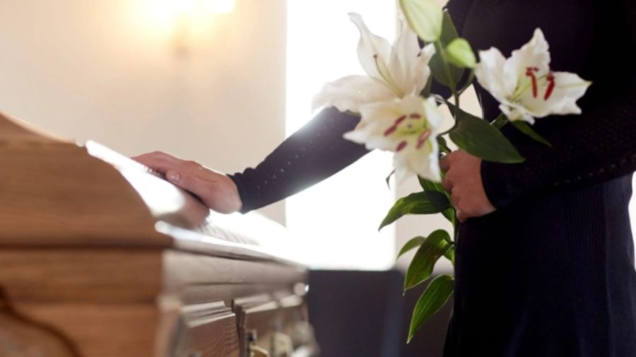 Taxe și pentru servicii funerare? Întreprinderile ar putea pierde scutirea de la taxele locale