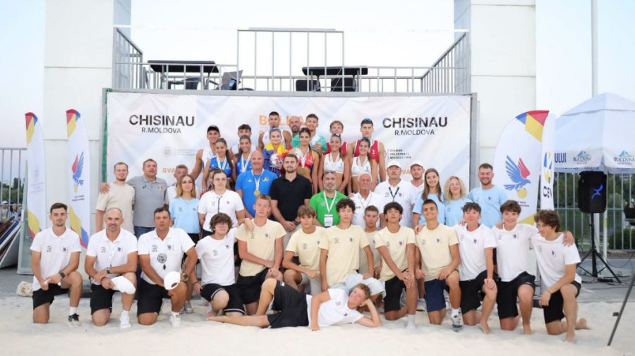 Sportivii moldoveni au obținut argintul la Campionatul Balcanic U-22 la volei pe plajă