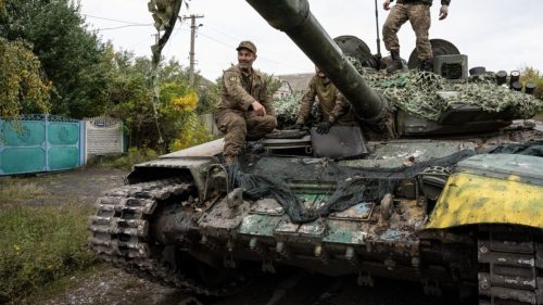 Tancurile occidentale trimise Ucrainei au primit o nouă „misiune”: Unele sunt folosite drept tractoare