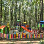 FOTO Un nou teren de joacă, amenajat în pădurea-parc „Butoiaș” din sectorul Buiucani