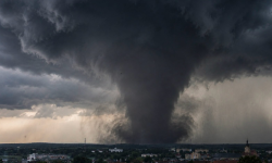 VIDEO Tornadă și furtuni puternice în Germania: Un mort și zeci de case avariate