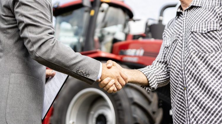 Reguli noi pentru vânzarea tractoarelor și utilajelor agricole: Ce a decis Guvernul