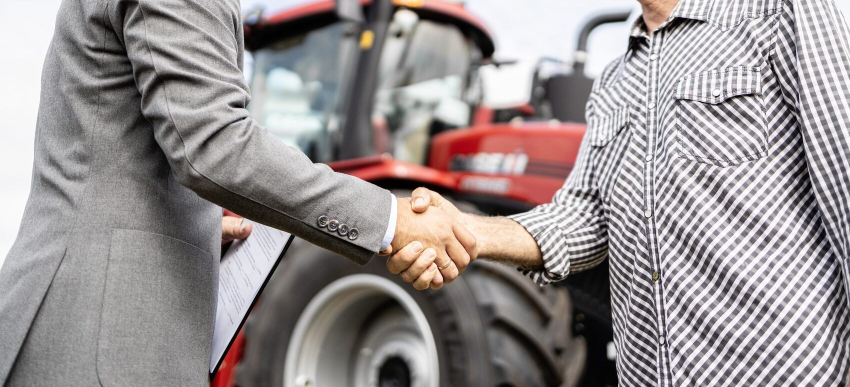 Reguli noi pentru vânzarea tractoarelor și utilajelor agricole: Ce a decis Guvernul