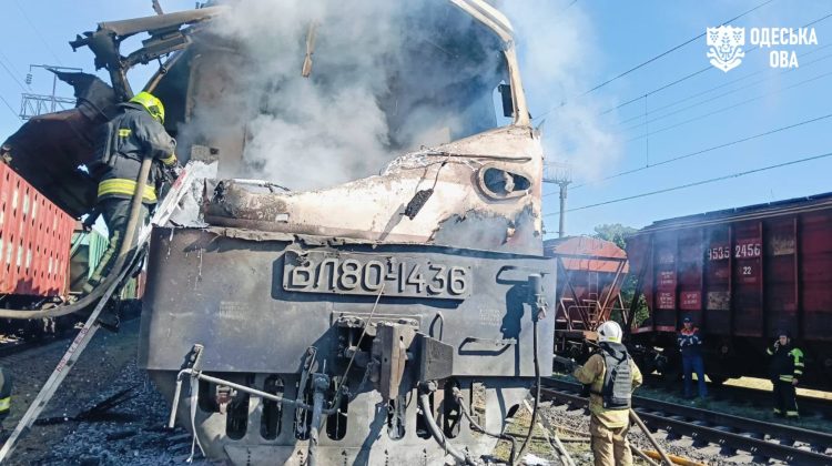 VIDEO Atac cu drone asupra unui tren la Odesa! Mecanicul și asistentul său au murit salvând pasagerii