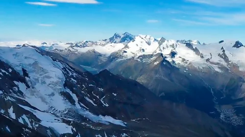 Doi alpinști dispăruți acum 34 de ani în Elveția, găsiți după topirea unui ghețar