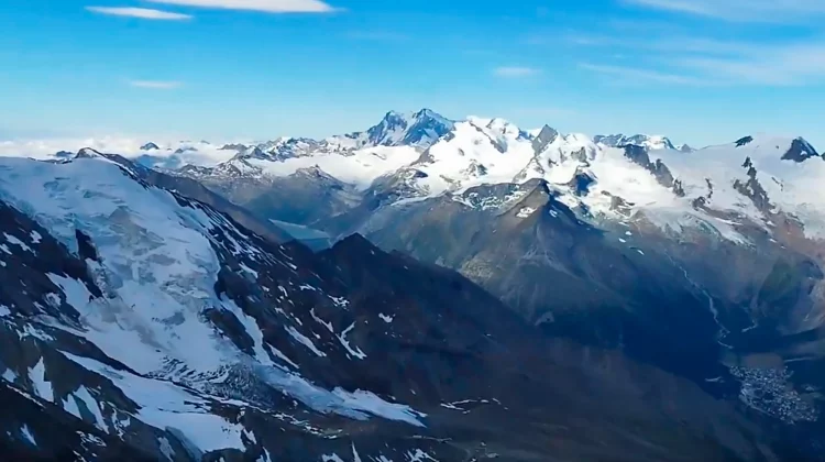 Doi alpinști dispăruți acum 34 de ani în Elveția, găsiți după topirea unui ghețar