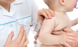 SUA își schimbă politica privind vaccinarea copiilor: Donald Trump cere mai puține doze și invocă autismul