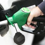 Petrolul trece de 108 dolari pe baril după noi atacuri în Strâmtoarea Ormuz: Două rute-cheie de export, afectate
