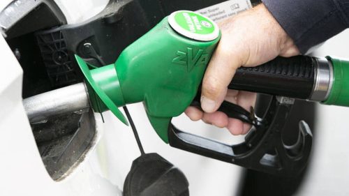 Petrolul trece de 108 dolari pe baril după noi atacuri în Strâmtoarea Ormuz: Două rute-cheie de export, afectate