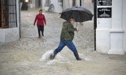 VIDEO Furtunile au făcut prăpăd în Spania și Italia: Drumuri inundate, tornade și victime