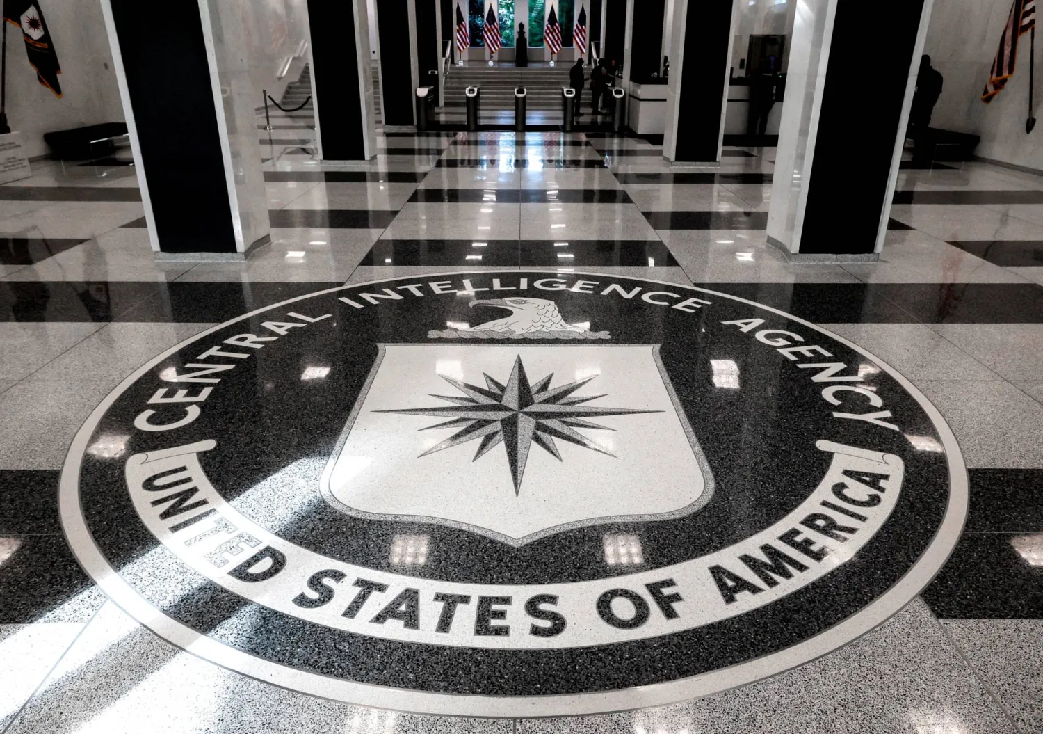 Fost șef al CIA: Moldova ar putea fi mai vulnerabilă decât Lituania în fața lui Putin. Crede că suntem următoarea țintă