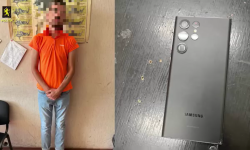 VIDEO Un apel care s-a transformat în furt: Bărbat reținut în Capitală după ce i-ar fi smuls telefonul unei femei