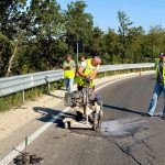 Fisuri pe drumul Hîncești–Lăpușna. Administrația Drumurilor spune  că lucrările nu sunt finalizate