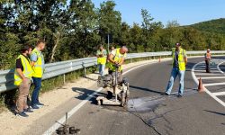 Fisuri pe drumul Hîncești–Lăpușna. Administrația Drumurilor spune  că lucrările nu sunt finalizate
